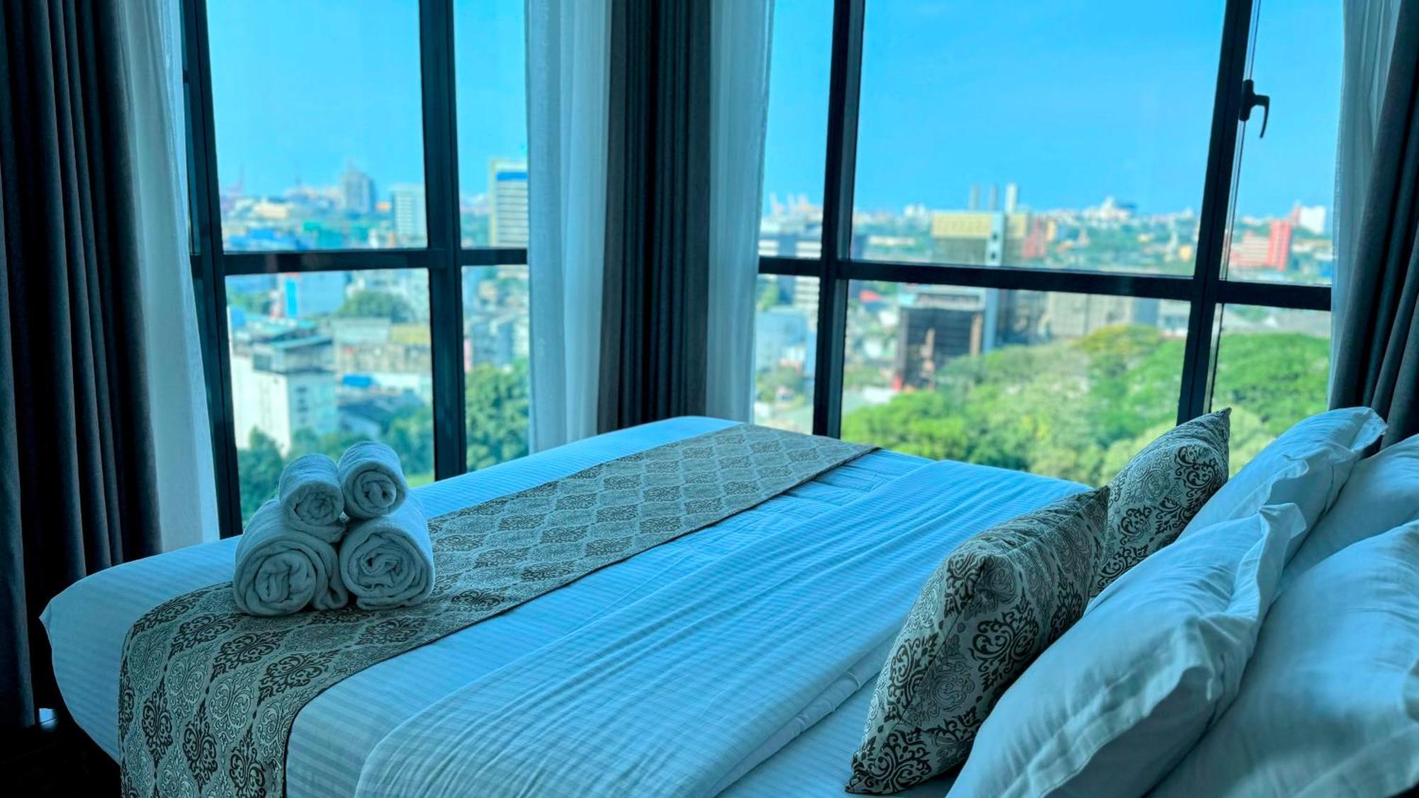 Cosy In Heart Of At Capitol Twinpeaks. Colombo